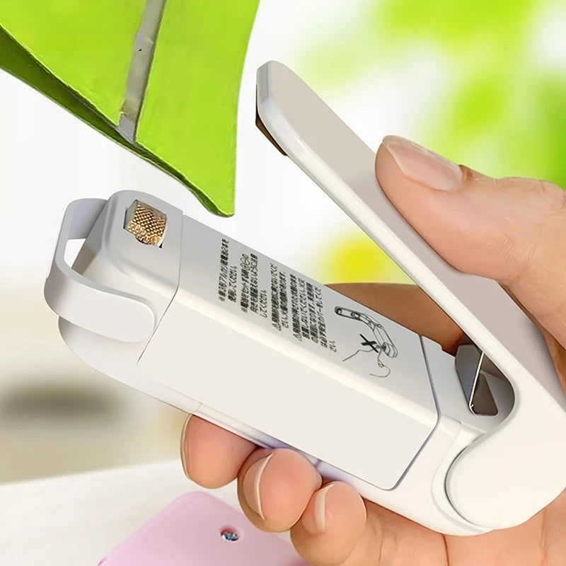Mini Heat Sealer Machine – Portable Bag Closer for Food, Snacks & Storage (Battery/USB Powered)